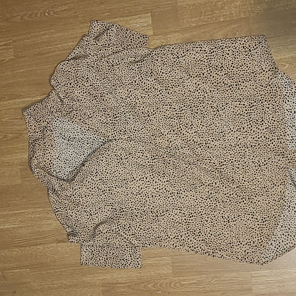 Button back blouse - Picture 1 of 2